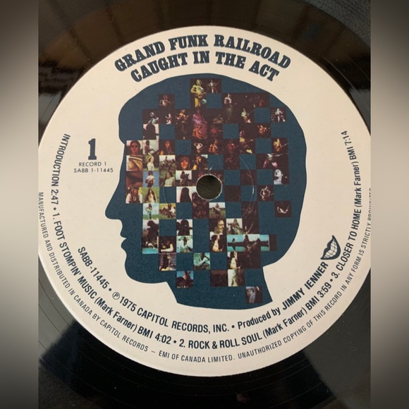 Grand Funk Railroad Record Album. Caught in the Act. 2 x LPs gatefold. Hard Rock - Picture 7 of 7